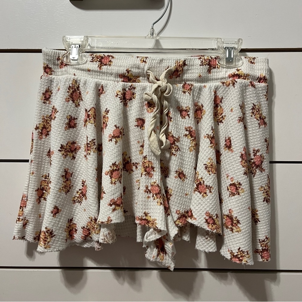 Free People Intimately One of The Girls Print Shorts - Picture 2 of 5